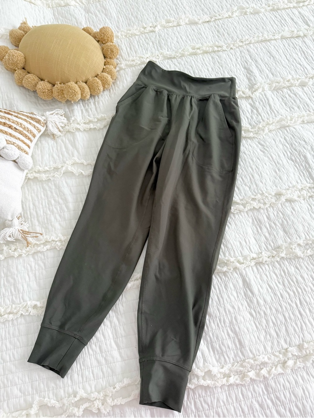 Olive jogger